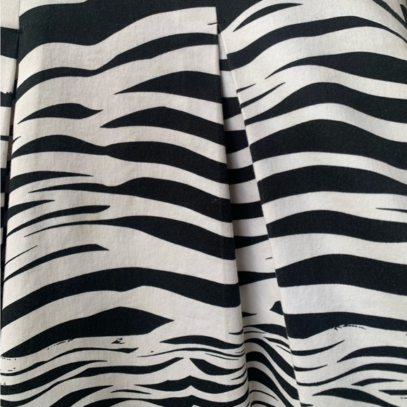 WORTHINGTON black & white lined zebra print skirt, size 10 from - Picture 3 of 4